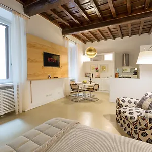 https://gold-spanishs-steps.it-romehotels.com